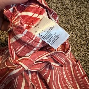 American Eagle red and white striped shorts
